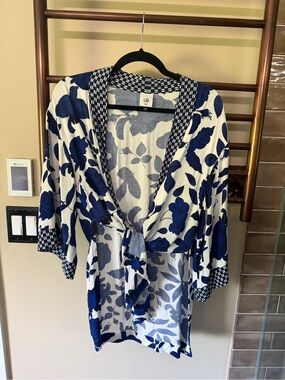 Cabi Blue & White Floral Tie-Front Kimono Jacket XS/S